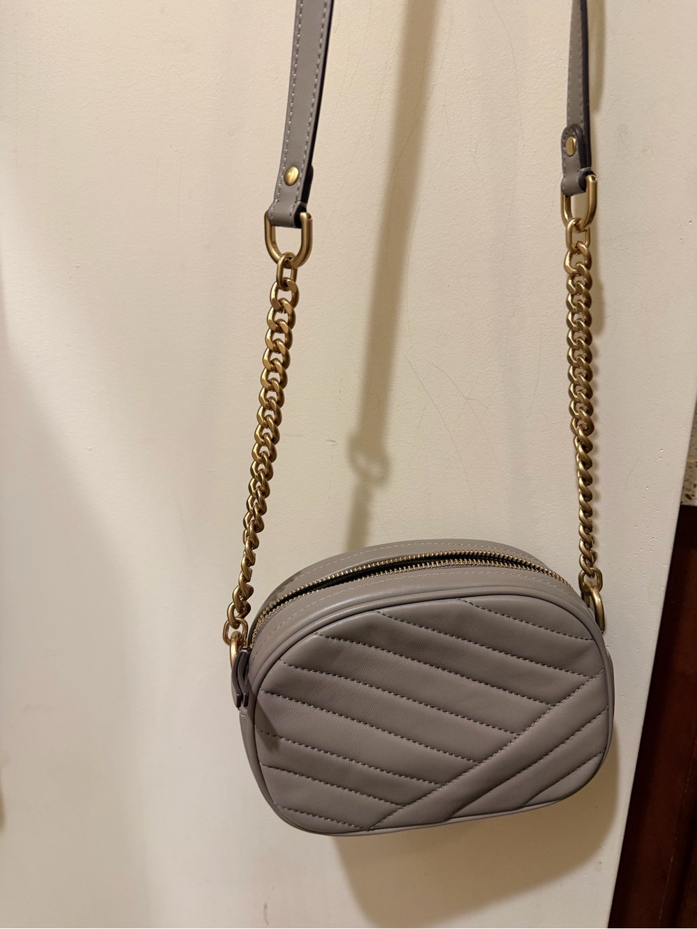 Tory Burch Kira Chevron Small Camera Bag - Picture 7 of 12